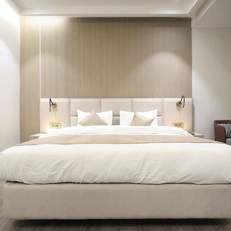 Hotel Swarn Towers Bareilly Dış mekan fotoğraf