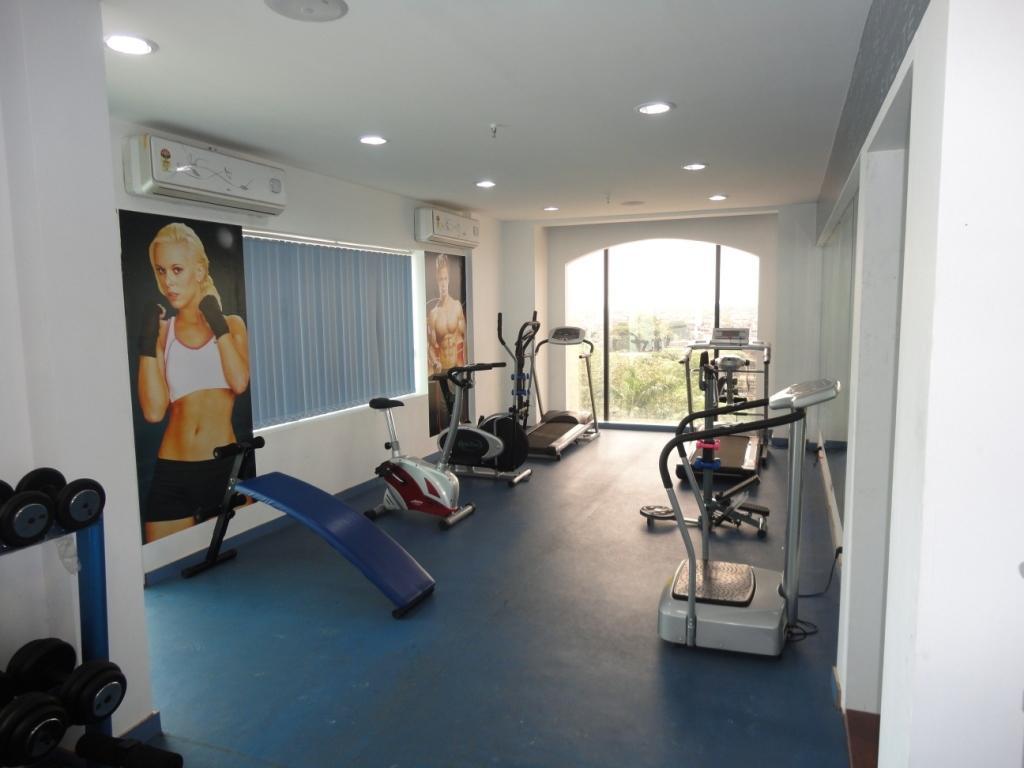 Hotel Swarn Towers Bareilly Dış mekan fotoğraf