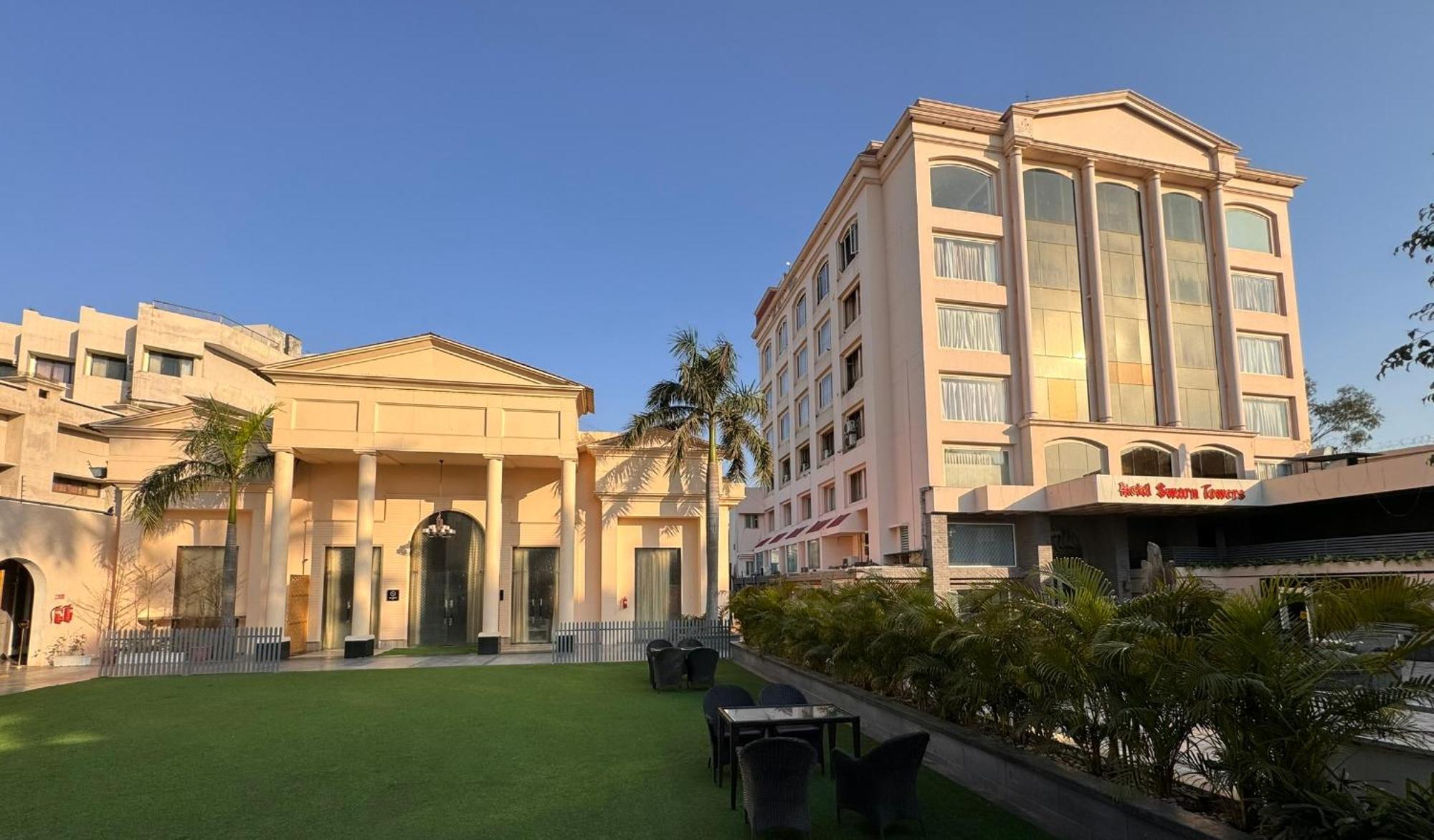 Hotel Swarn Towers Bareilly Dış mekan fotoğraf