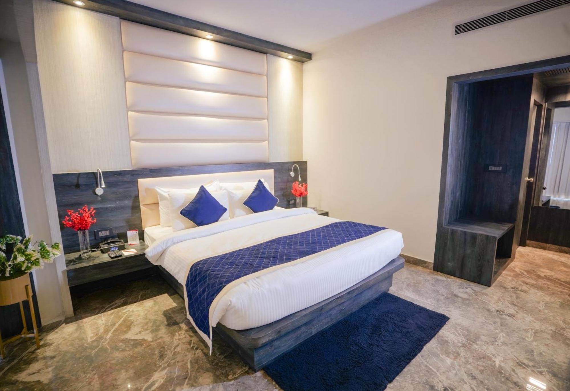 Hotel Swarn Towers Bareilly Dış mekan fotoğraf