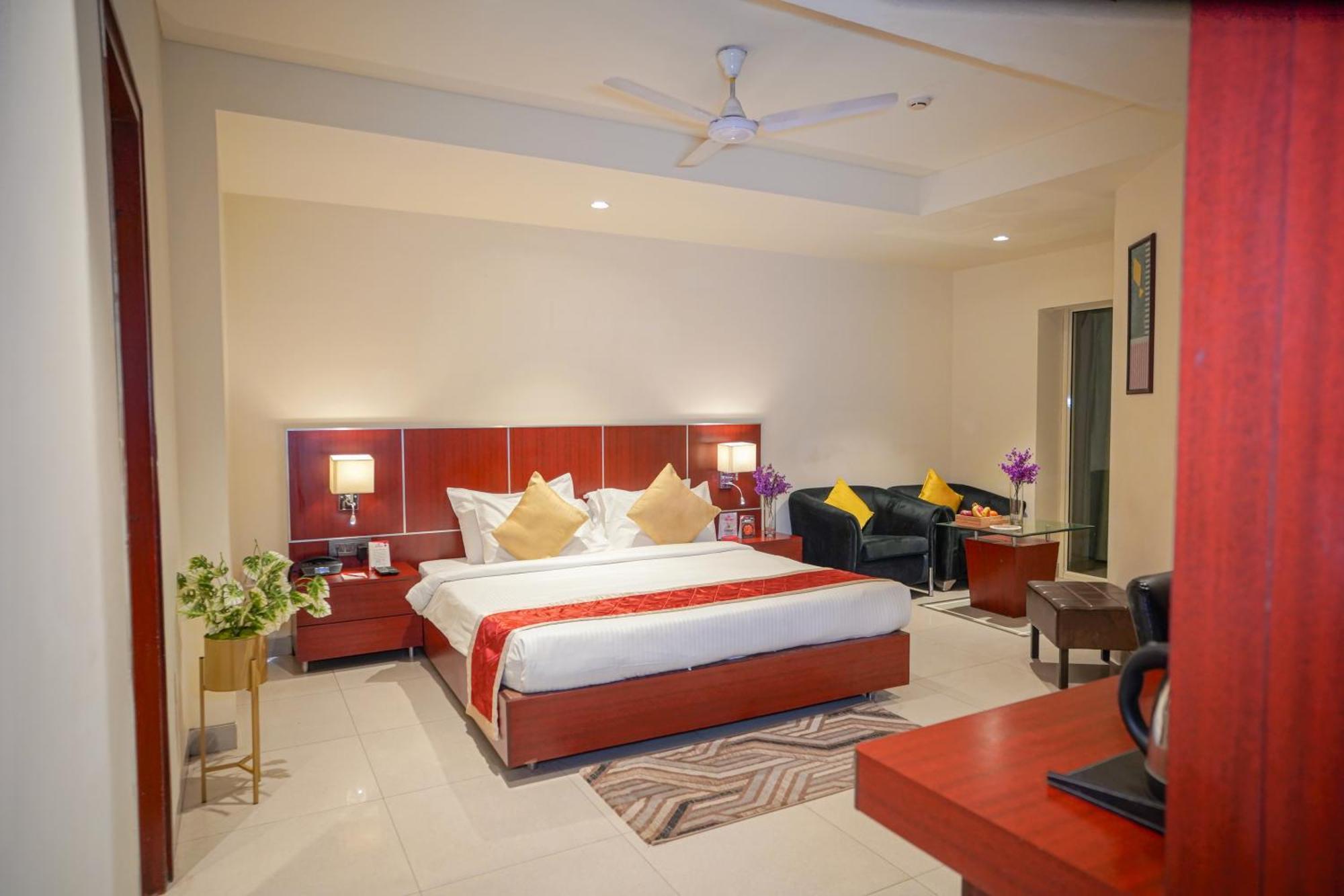 Hotel Swarn Towers Bareilly Dış mekan fotoğraf