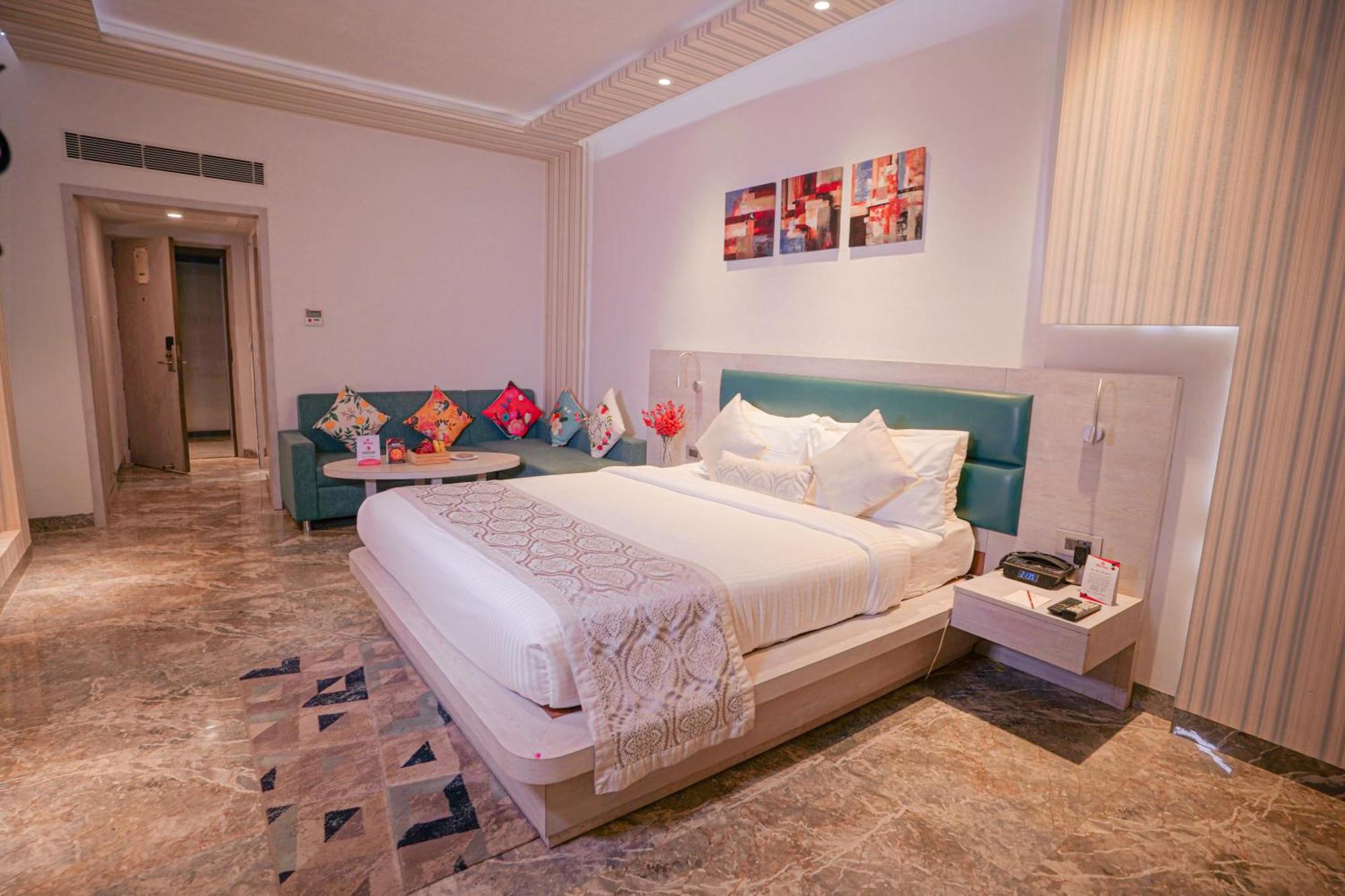 Hotel Swarn Towers Bareilly Dış mekan fotoğraf