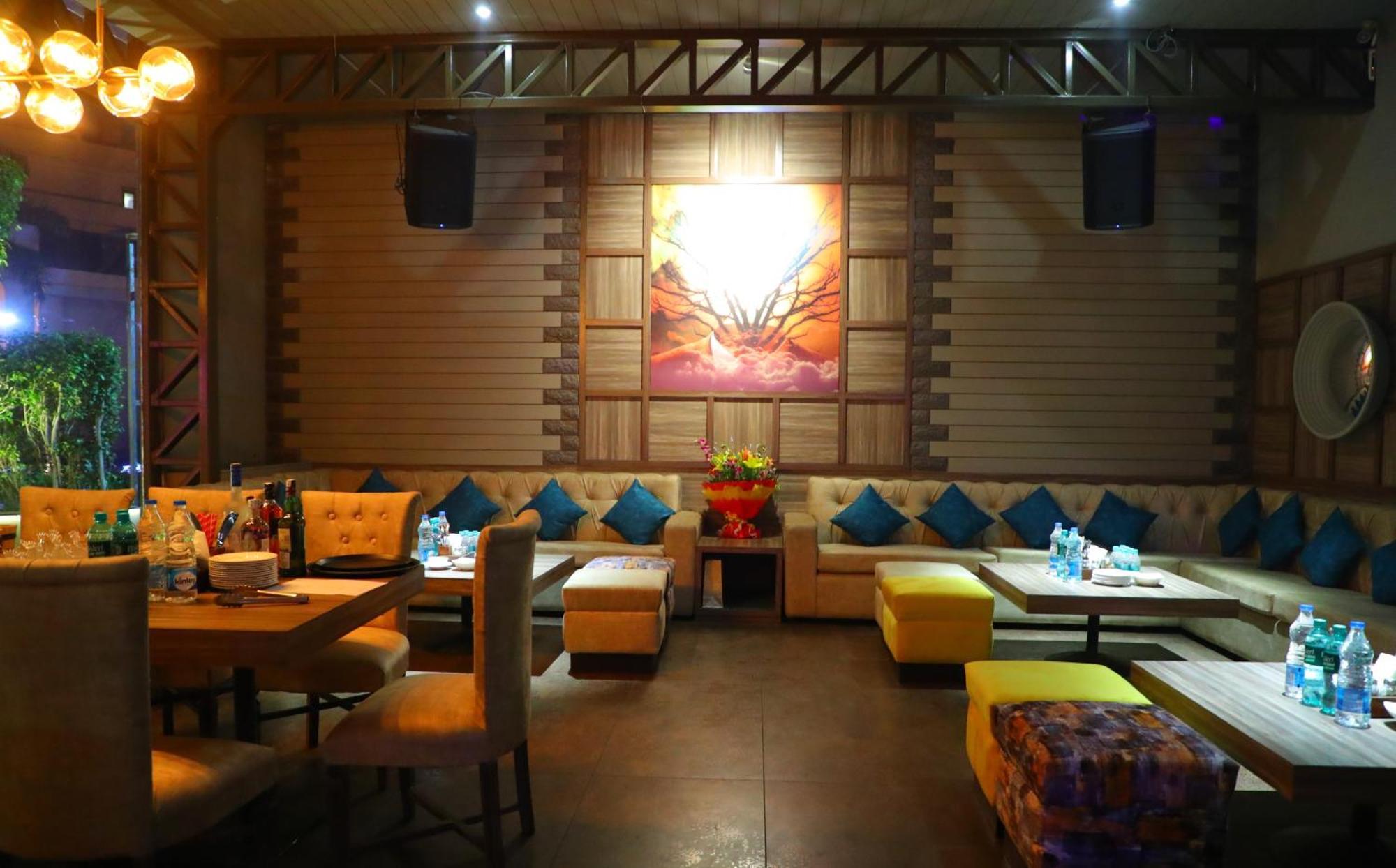 Hotel Swarn Towers Bareilly Dış mekan fotoğraf